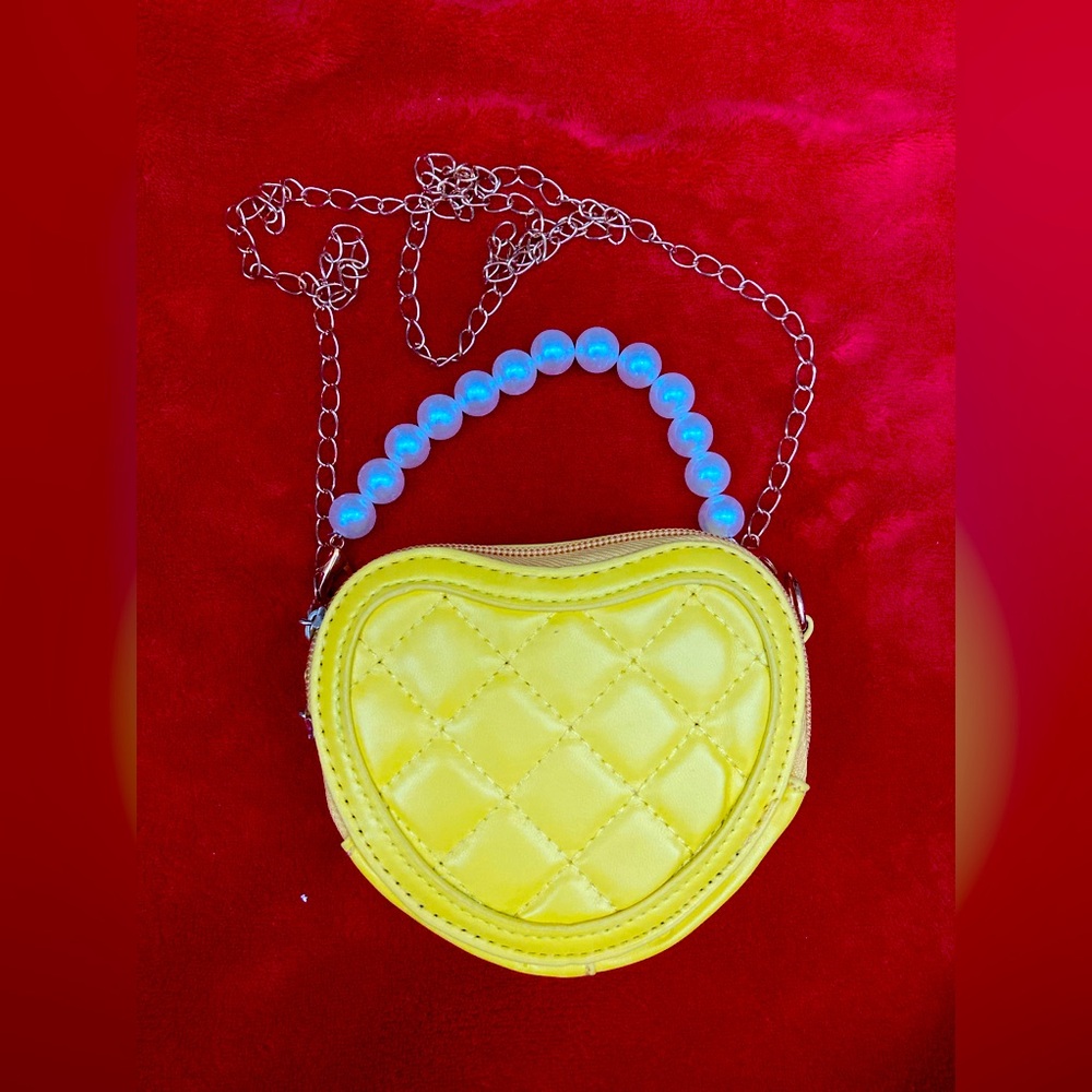 💛YELLOW💛Mini heart bag w/faux pearl handle/metal chain PU fabric zip close✨NEW✨